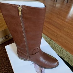 Jessica Simpson brown boots. size 3